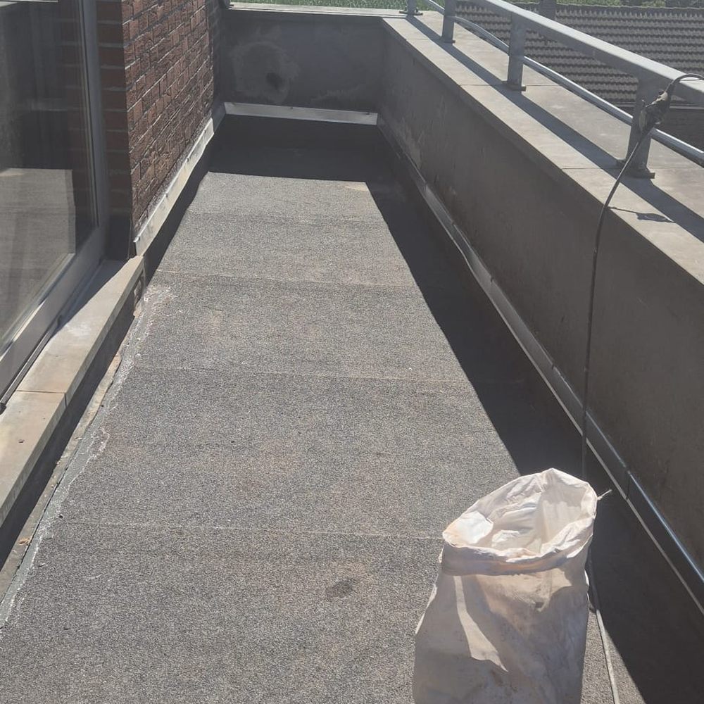 Réparation de l'étanchéité d'une terrasse sur toiture plate